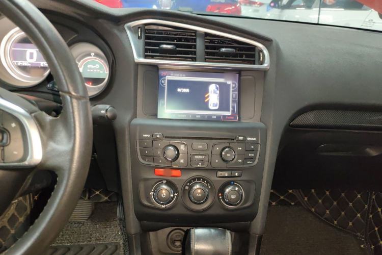 Used Citroen C4L 2016 1.6T Automatic Leading Model Audio And AC Panel