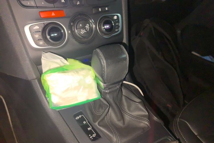 Used Citroen C4L 2016 1.6T Automatic Elite Model Gear Lever