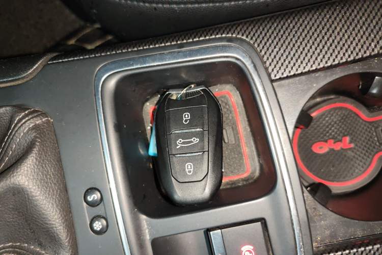 Used Citroen C4L 2016 1.6T Automatic Leading Model Interior 1