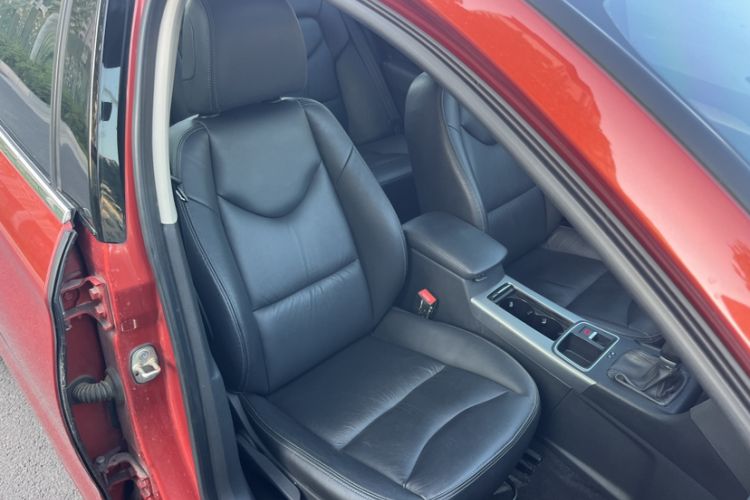 Used Citroen C4L 2016 1.2T Automatic Elite Model Interior 4