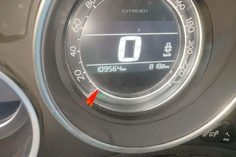 Used Citroen C4L 2016 1.6T Automatic Elite Model Odometer Close Up