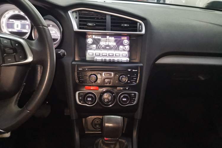 Used Citroen C4L 2016 1.6T Automatic Elite Model Audio And AC Panel