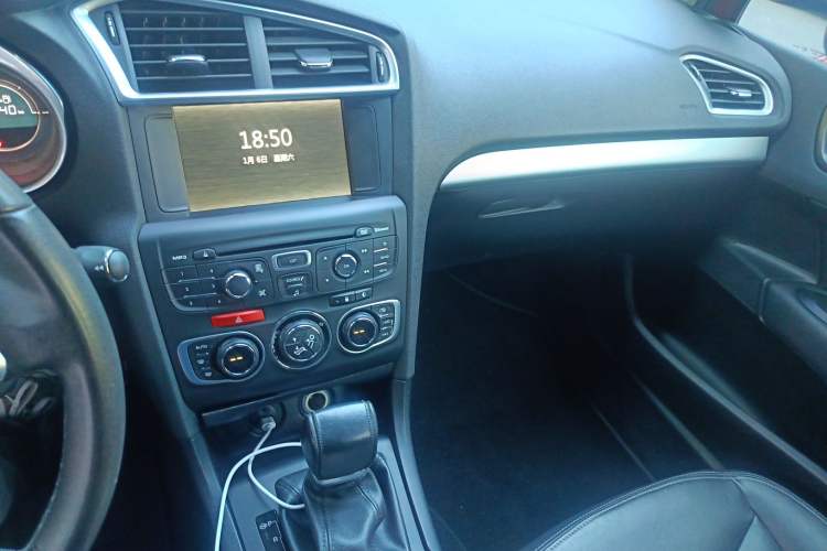 Used Citroen C4L 2016 1.6T Automatic Elite Model Audio And AC Panel