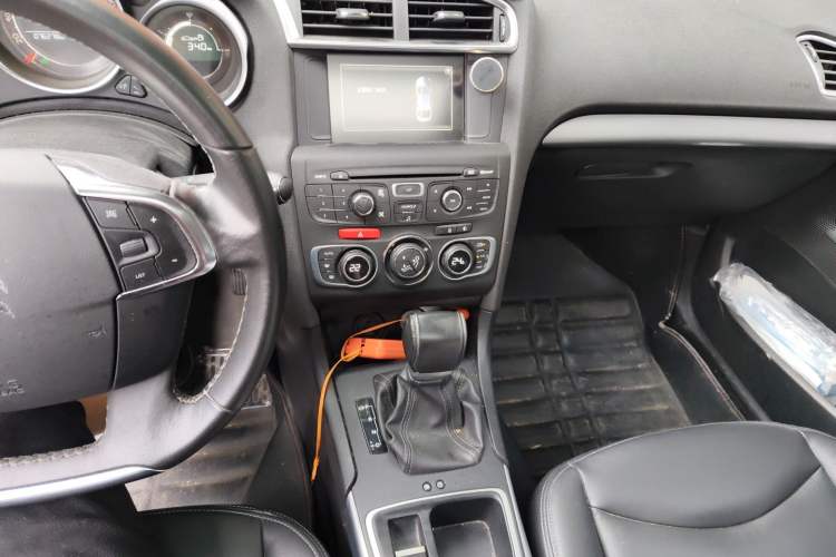 Used Citroen C4L 2016 1.6T Automatic Elite Model Audio And AC Panel