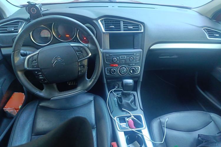 Used Citroen C4L 2016 1.6T Automatic Elite Model Center Console