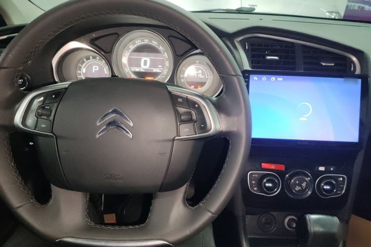 Used Citroen C4L 2016 1.6T Automatic Elite Model Center Console