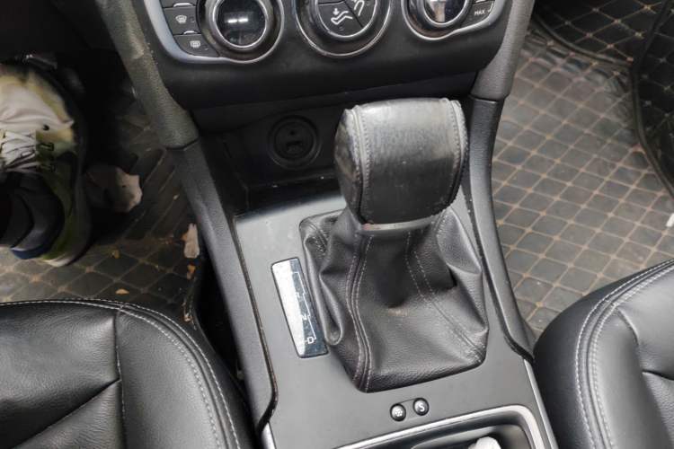 Used Citroen C4L 2016 1.2T Automatic Elite Model Gear Lever