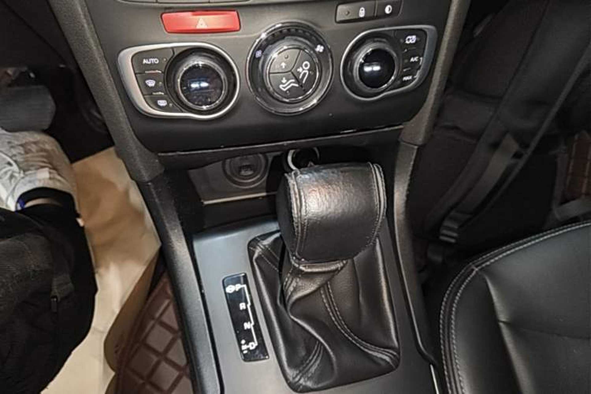 Used Citroen C4L 2016 1.6T Automatic Elite Model Gear Lever