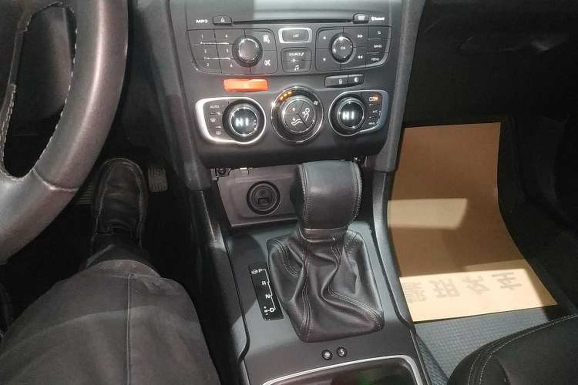 Used Citroen C4L 2016 1.6T Automatic Elite Model Gear Lever