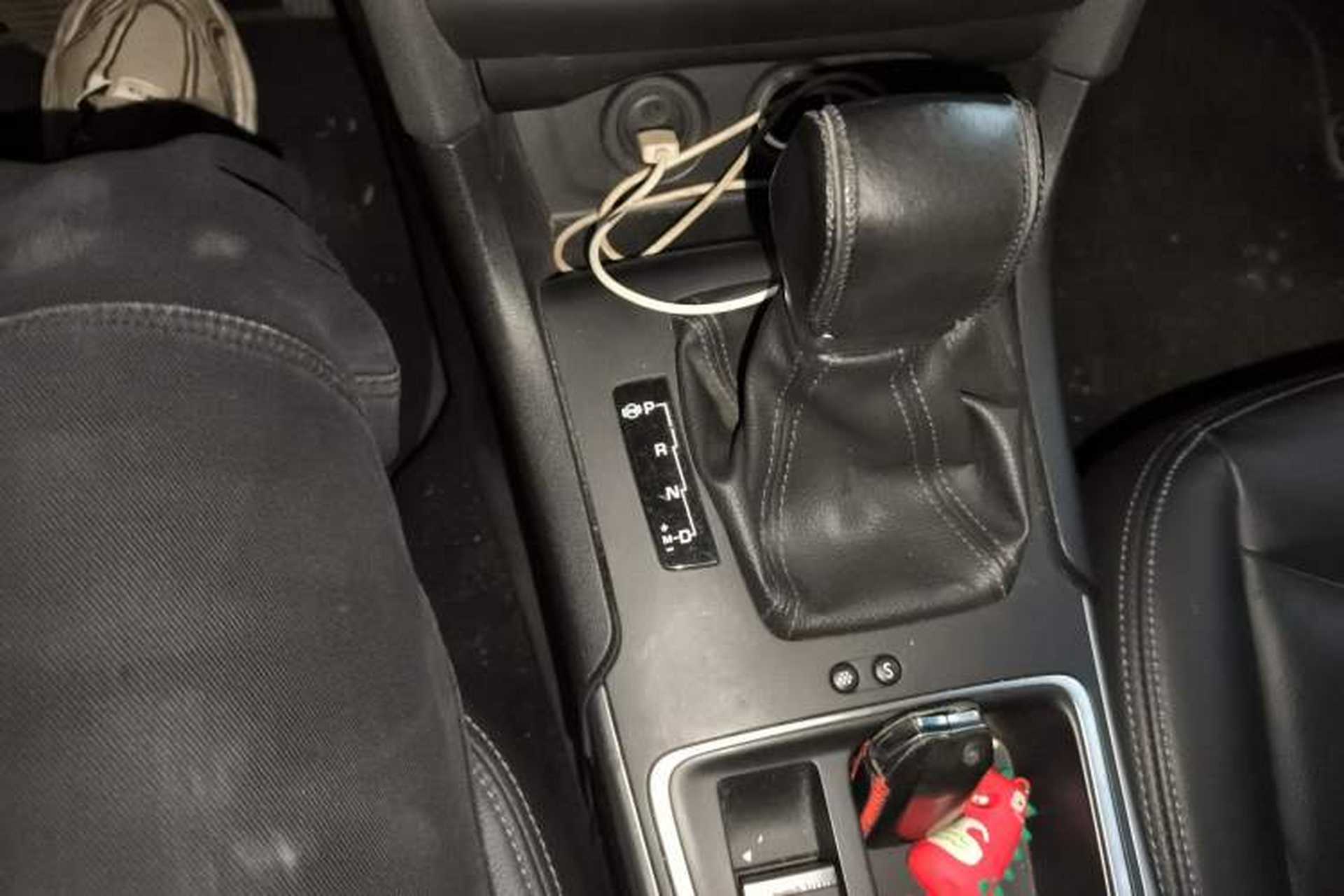 Used Citroen C4L 2016 1.2T Automatic Elite Model Gear Lever