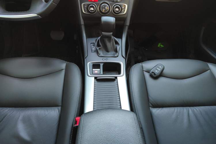 Used Citroen C4L 2016 1.6T Automatic Elite Model Gear Lever