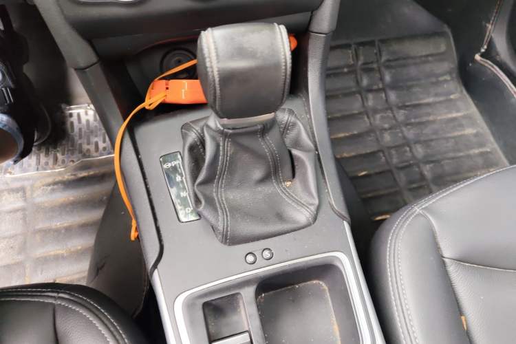 Used Citroen C4L 2016 1.6T Automatic Elite Model Gear Lever