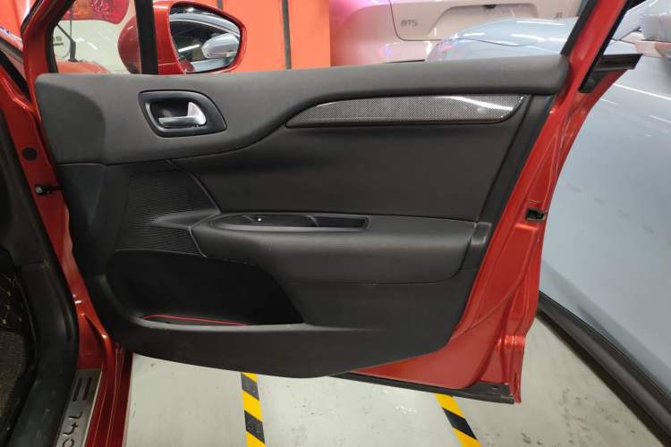 Used Citroen C4L 2016 1.6T Automatic Leading Model Interior 5