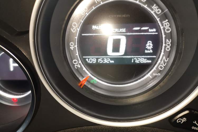 Used Citroen C4L 2016 1.6T Automatic Elite Model Odometer Close Up