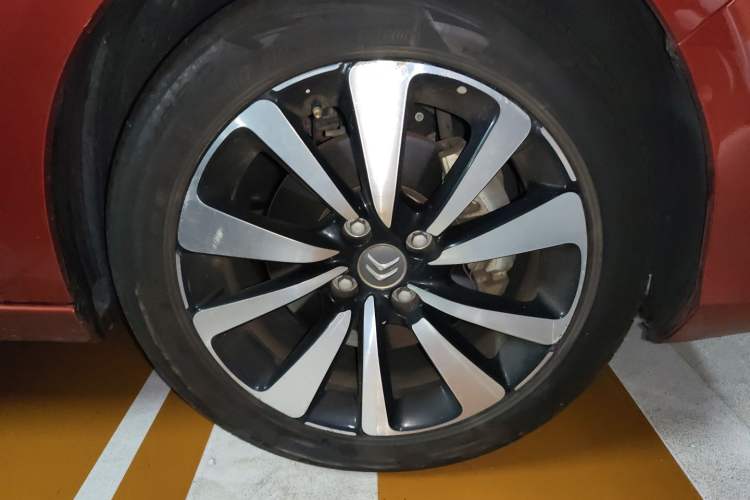 Used Citroen C4L 2016 1.6T Automatic Elite Model Right Front Wheel Hub