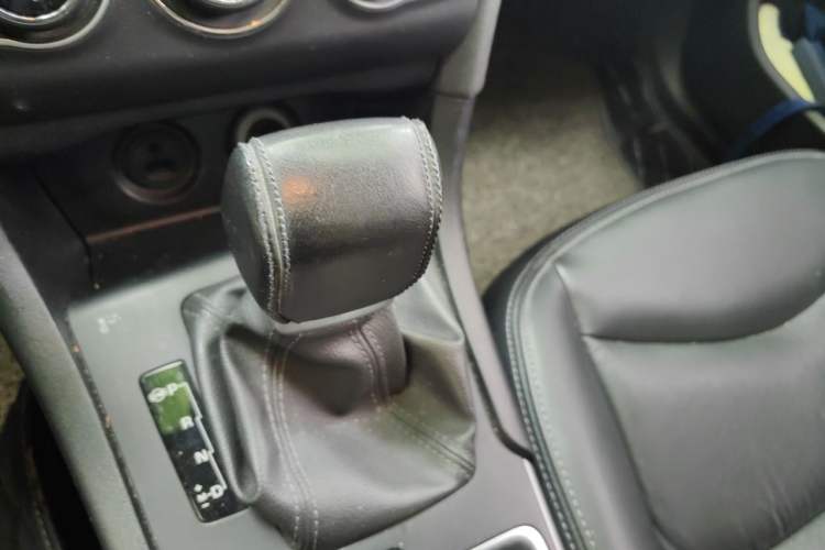 Used Citroen C4L 2016 1.6T Automatic Elite Model Gear Lever