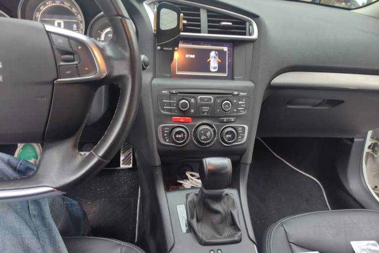 Used Citroen C4L 2016 1.6T Automatic Elite Model Audio And AC Panel