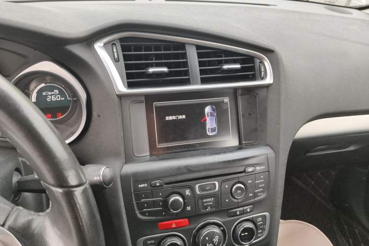 Used Citroen C4L 2016 1.6T Automatic Elite Model Audio And AC Panel