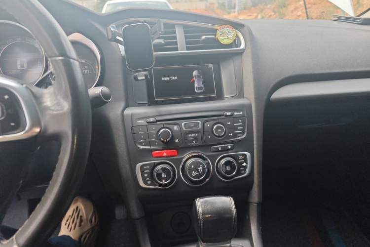 Used Citroen C4L 2016 1.6T Automatic Elite Model Audio And AC Panel