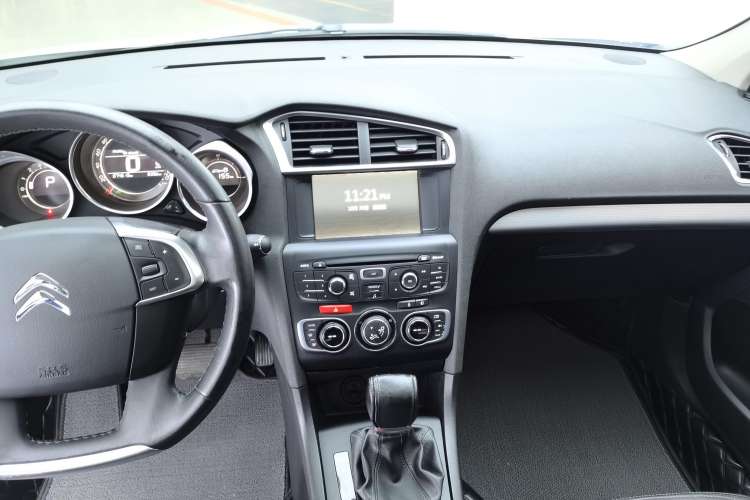 Used Citroen C4L 2016 1.2T Automatic Elite Model Audio And AC Panel