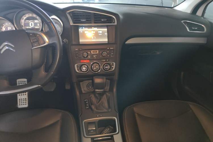 Used Citroen C4L 2016 1.2T Automatic Elite Model Audio And AC Panel