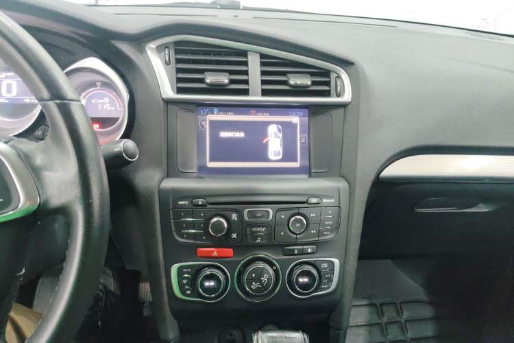 Used Citroen C4L 2016 1.2T Automatic Elite Model Audio And AC Panel