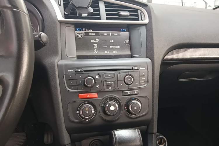 Used Citroen C4L 2016 1.6T Automatic Leading Model Audio And AC Panel