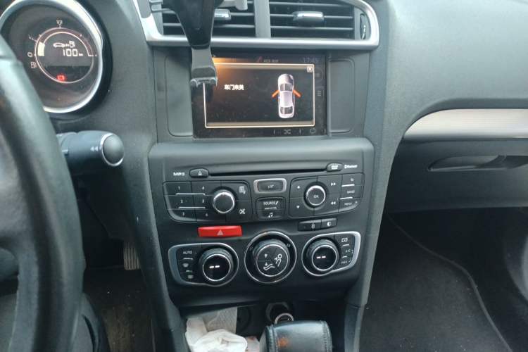 Used Citroen C4L 2016 1.2T Automatic Elite Model Audio And AC Panel