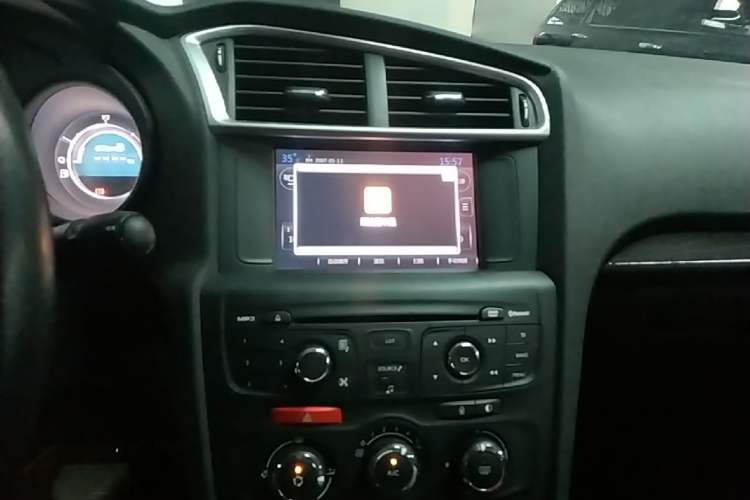 Used Citroen C4L 2016 1.2T Automatic Leading Model Audio And AC Panel