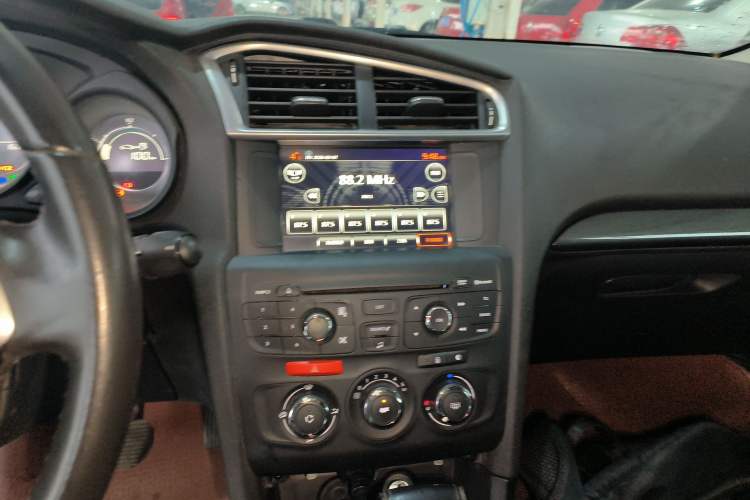 Used Citroen C4L 2016 1.2T Automatic Leading Model Audio And AC Panel