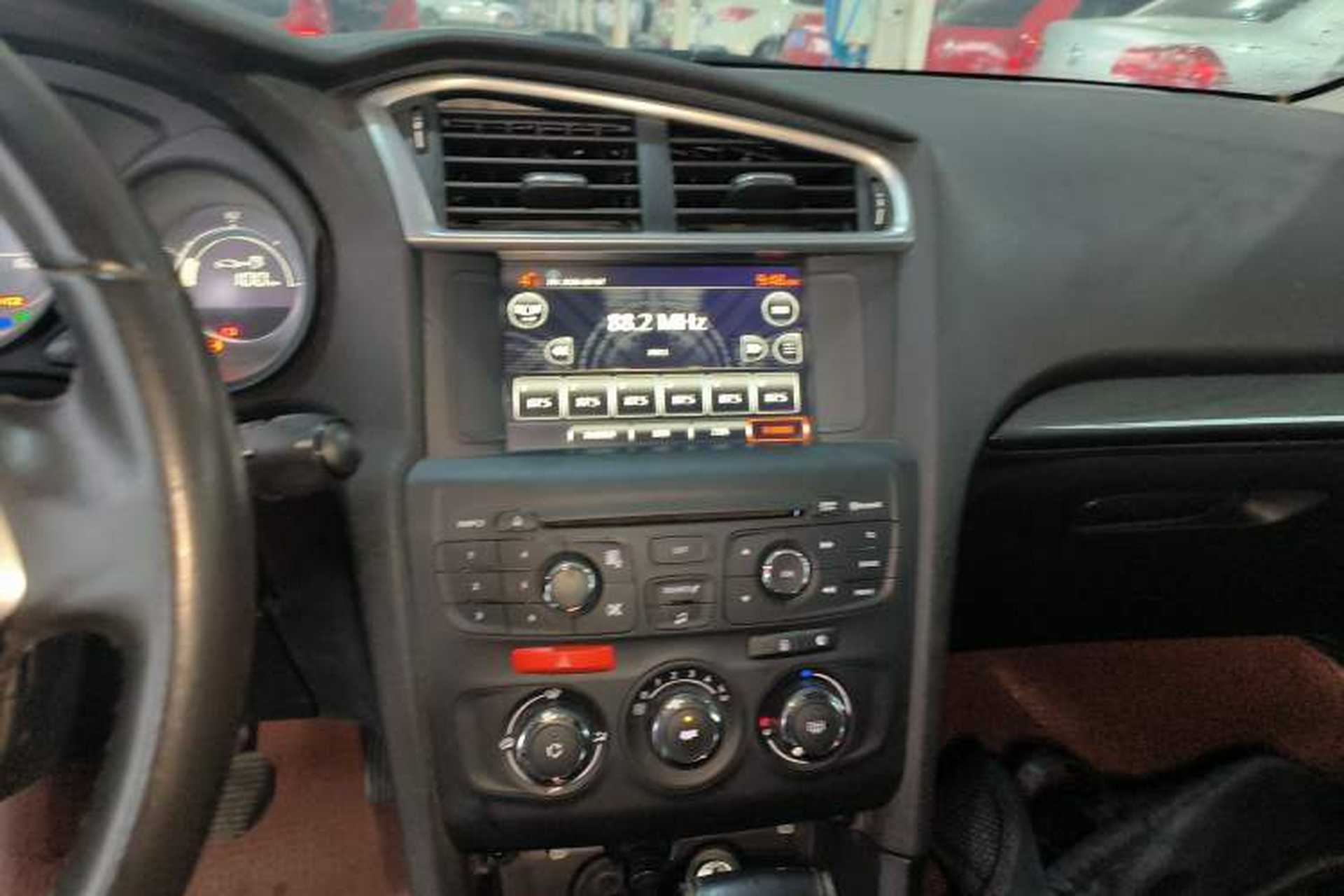 Used Citroen C4L 2016 1.2T Automatic Leading Model Audio And AC Panel