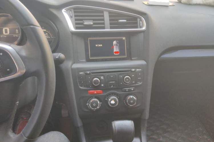 Used Citroen C4L 2016 1.2T Automatic Leading Model Audio And AC Panel