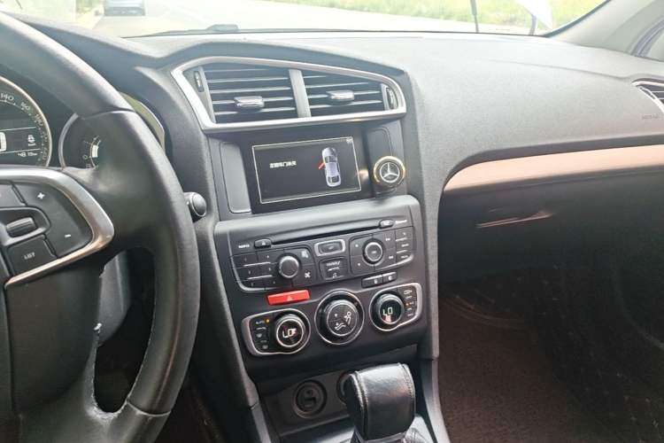Used Citroen C4L 2016 1.6T Automatic Elite Model Audio And AC Panel
