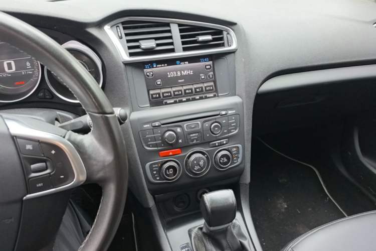 Used Citroen C4L 2016 1.6T Automatic Elite Model Audio And AC Panel
