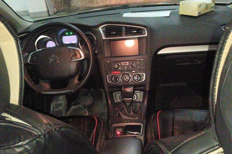 Used Citroen C4L 2016 1.6T Automatic Elite Model Center Console