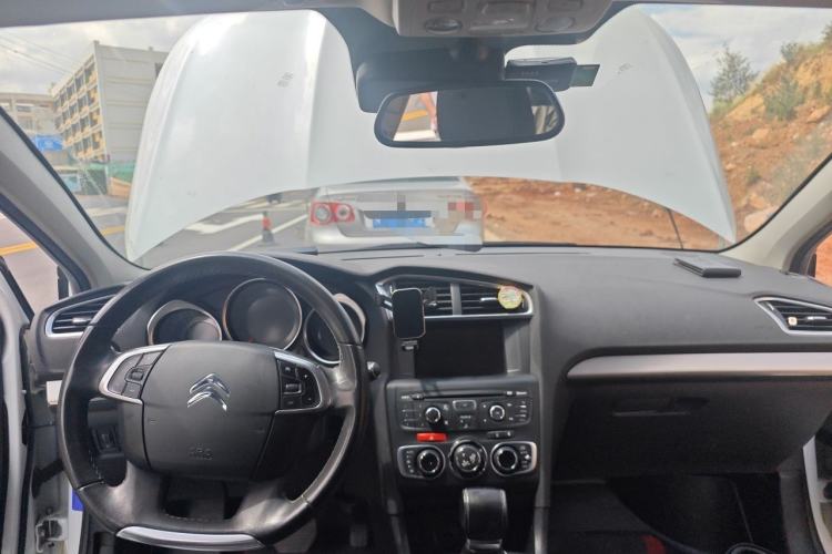 Used Citroen C4L 2016 1.6T Automatic Elite Model Center Console