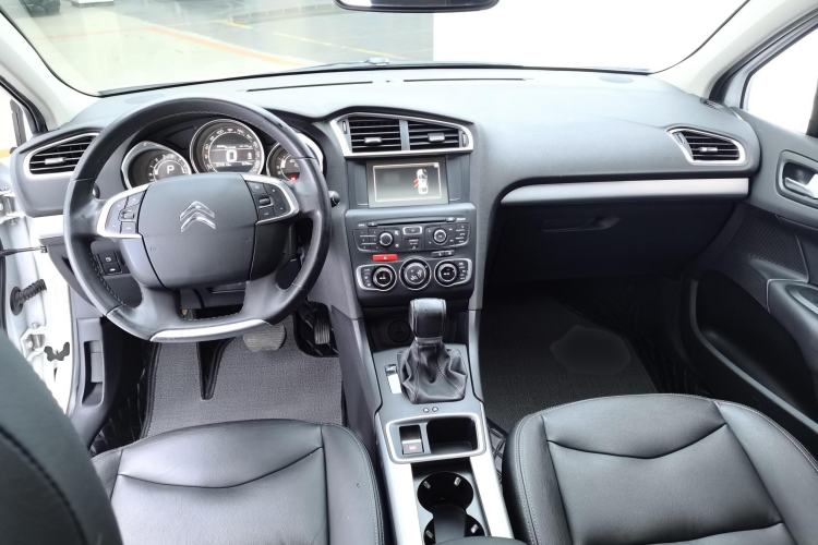 Used Citroen C4L 2016 1.2T Automatic Elite Model Center Console