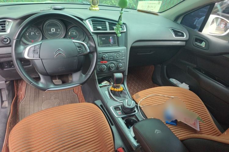 Used Citroen C4L 2016 1.2T Automatic Leading Model Center Console