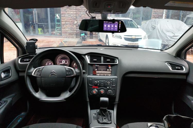 Used Citroen C4L 2016 1.2T Automatic Leading Model Center Console