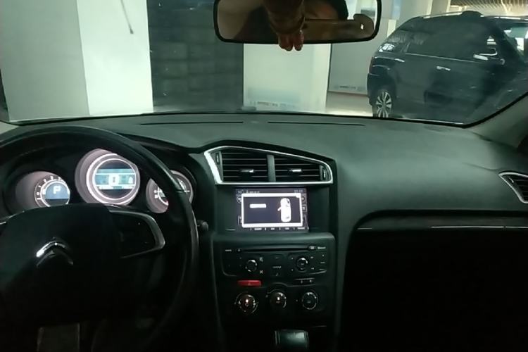 Used Citroen C4L 2016 1.2T Automatic Leading Model Center Console