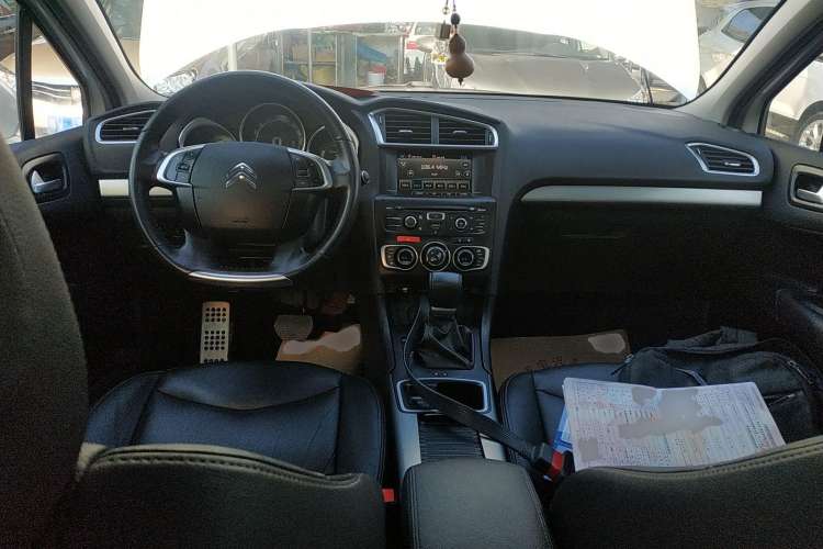 Used Citroen C4L 2016 1.6T Automatic Elite Model Center Console