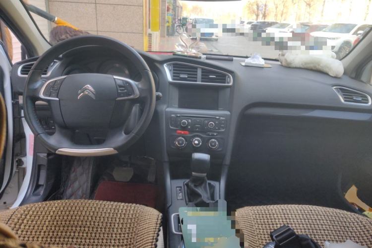Used Citroen C4L 2016 1.2T Automatic Leading Model Center Console
