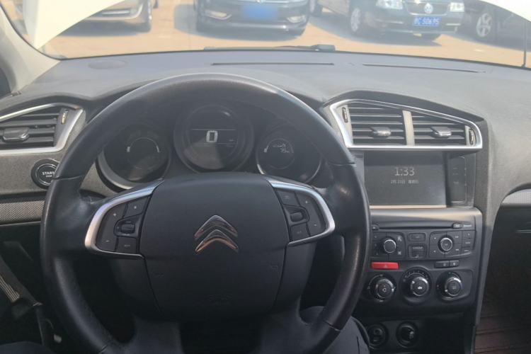 Used Citroen C4L 2016 1.2T Manual Leading Model Center Console