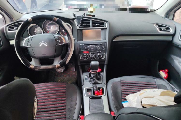 Used Citroen C4L 2016 1.6T Automatic Elite Model Center Console