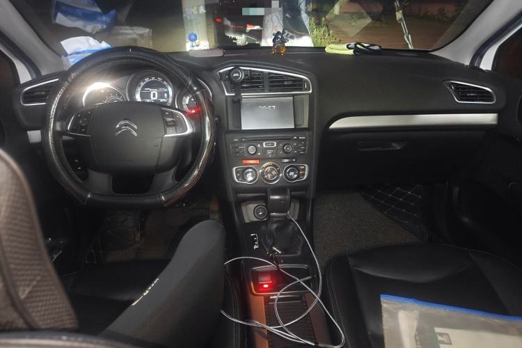 Used Citroen C4L 2016 1.6T Automatic Elite Model Center Console