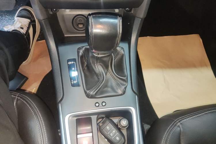 Used Citroen C4L 2016 1.6T Automatic Elite Model Gear Lever
