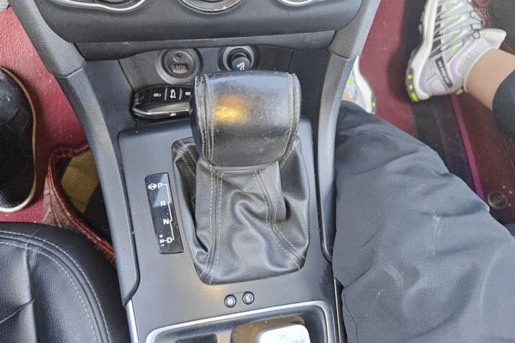 Used Citroen C4L 2016 1.2T Automatic Elite Model Gear Lever