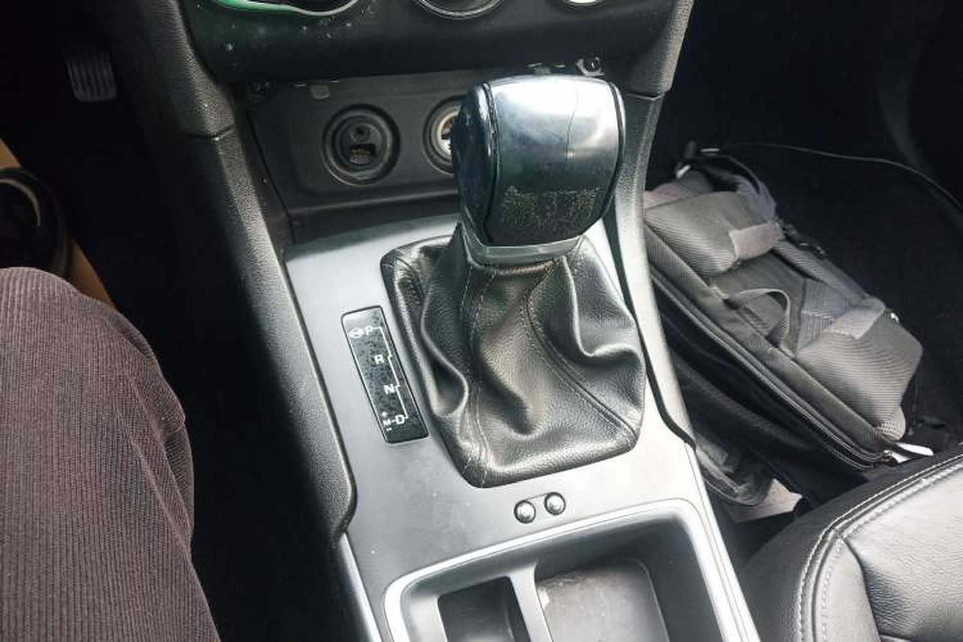 Used Citroen C4L 2016 1.6T Automatic Elite Model Gear Lever