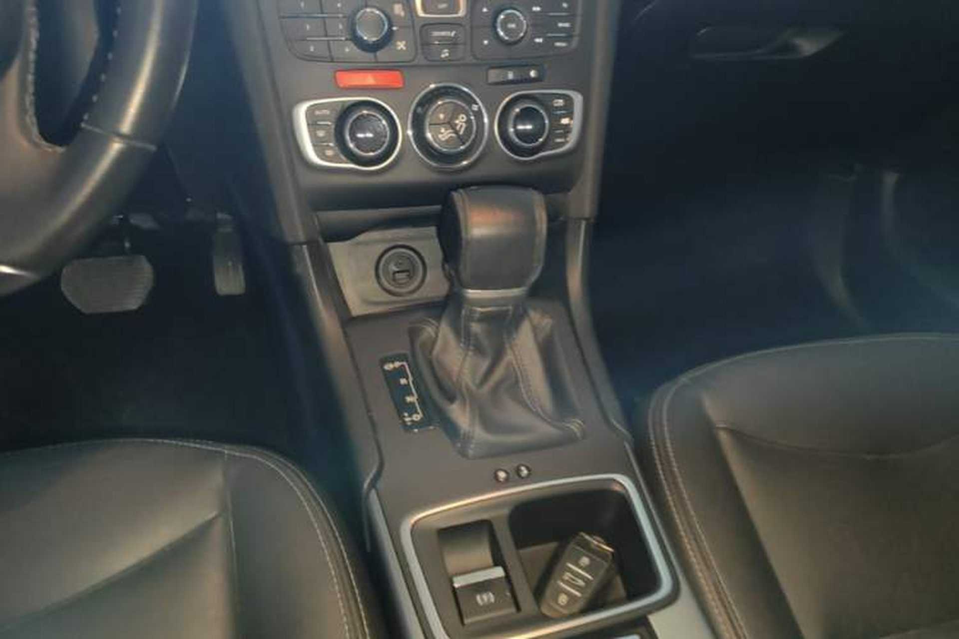 Used Citroen C4L 2016 1.2T Automatic Elite Model Gear Lever