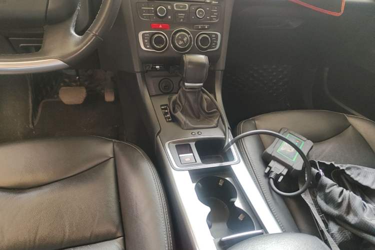 Used Citroen C4L 2016 1.2T Automatic Elite Model Gear Lever